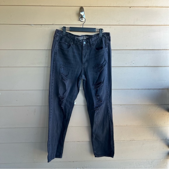 American Eagle Distressed Tomgirl Jeans - Size 10 - Picture 1 of 6